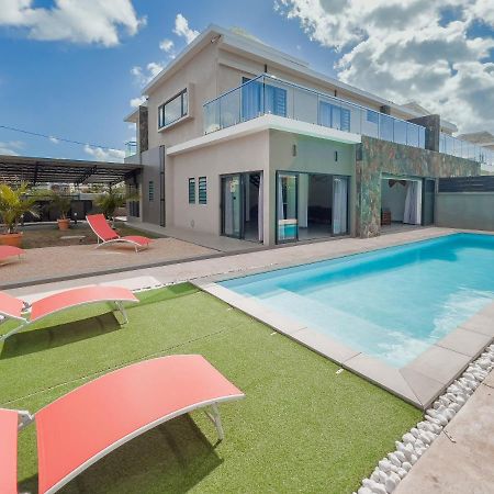 Spacious 4 Bedrooms Villa With Infinity Pool 格兰贝伊 外观 照片