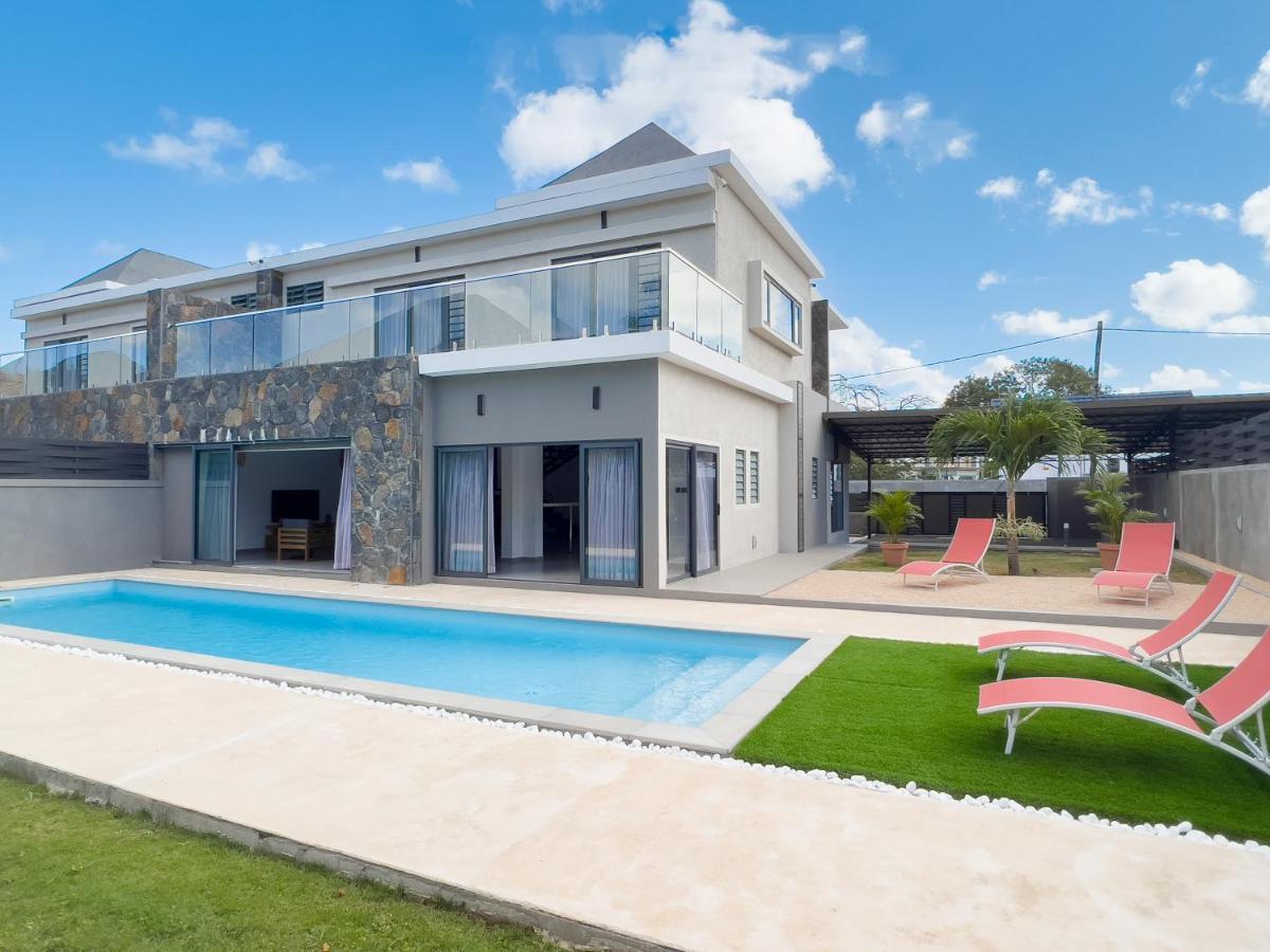 Spacious 4 Bedrooms Villa With Infinity Pool 格兰贝伊 外观 照片