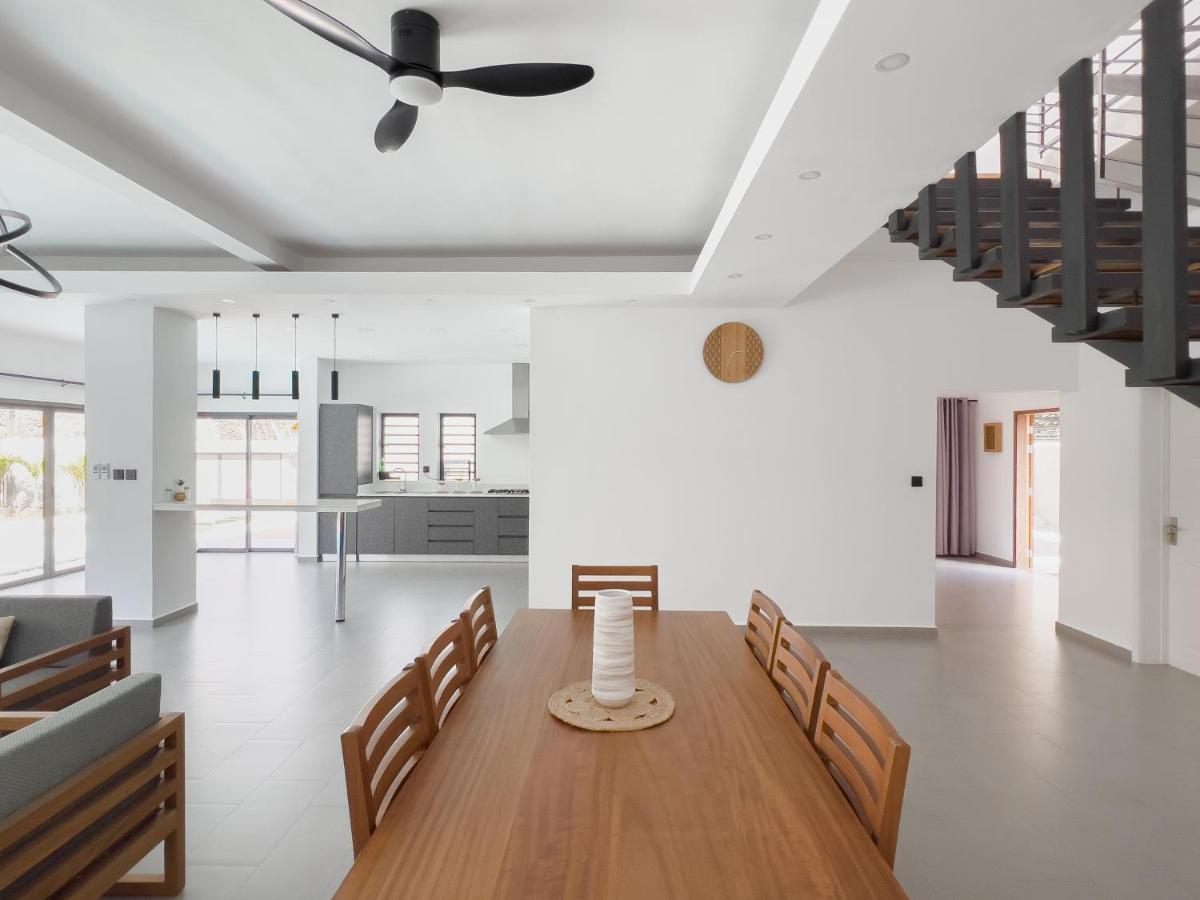Spacious 4 Bedrooms Villa With Infinity Pool 格兰贝伊 外观 照片