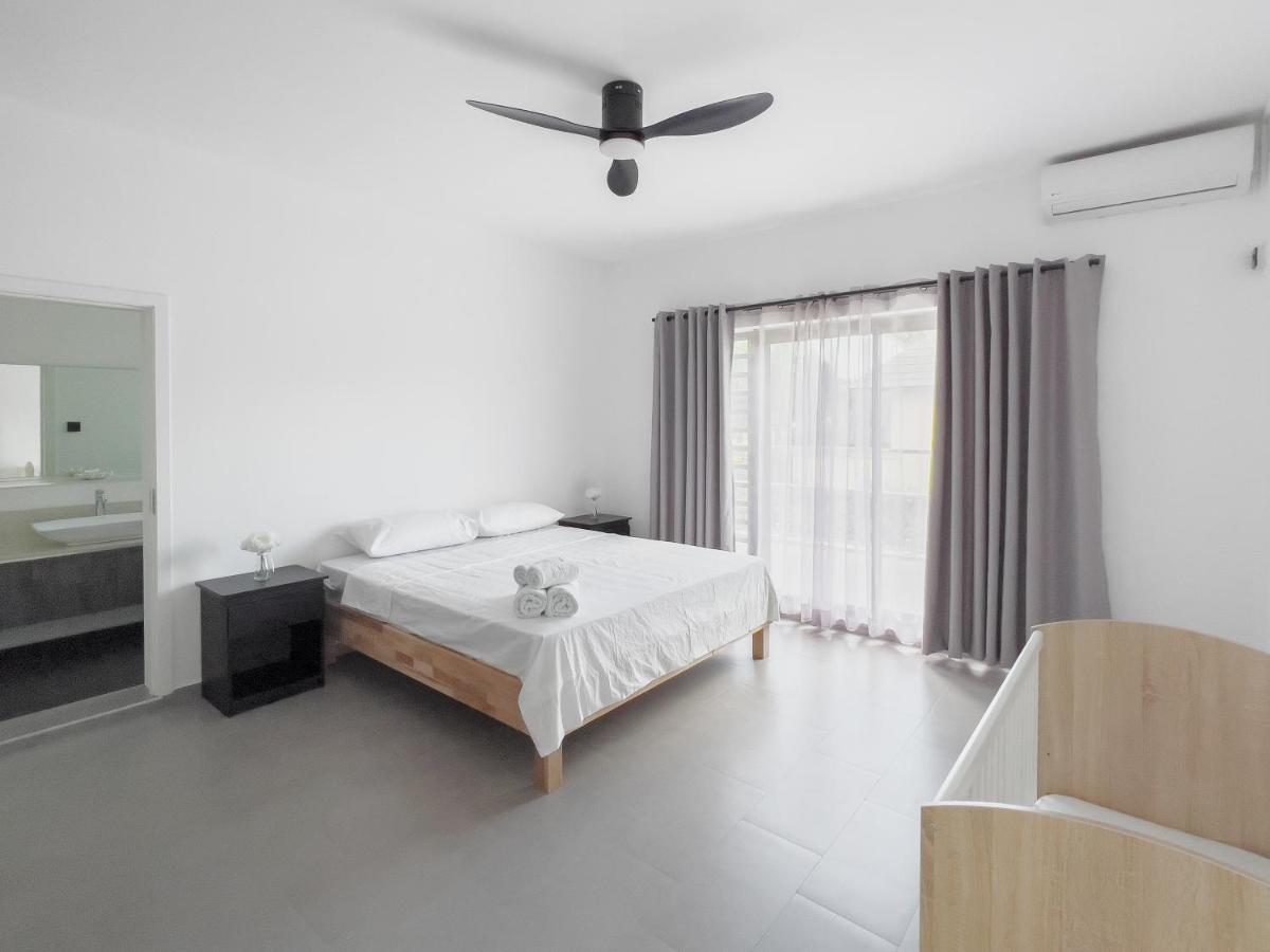 Spacious 4 Bedrooms Villa With Infinity Pool 格兰贝伊 外观 照片